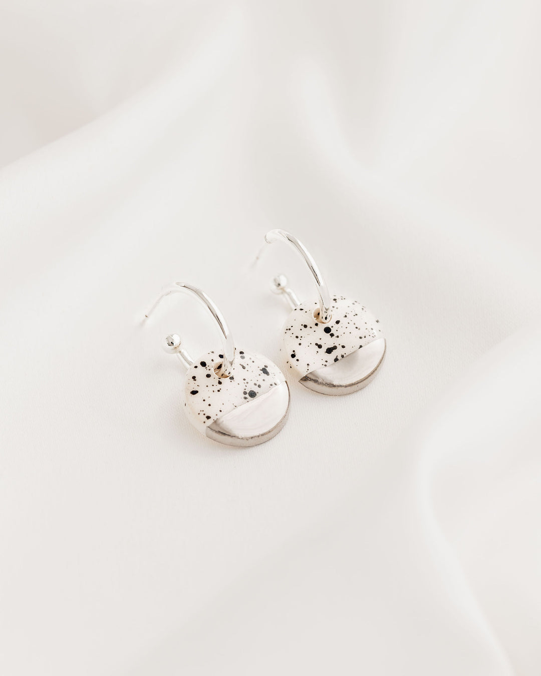 Circle Shaped Ceramic Pendant Necklace