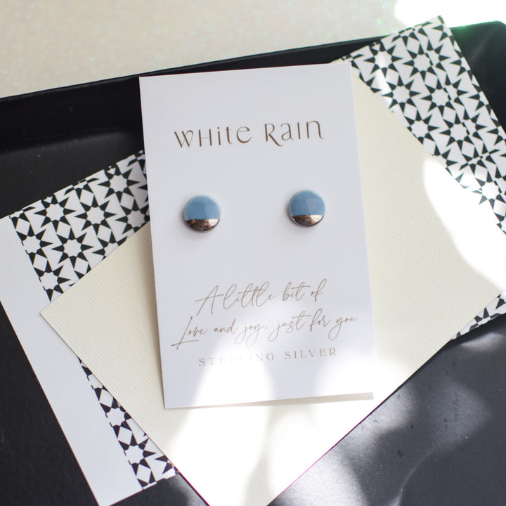 Ceramic stud earrings with platinum lustre