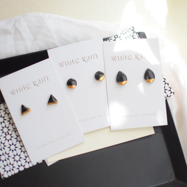 Ceramic stud earrings with gold lustre