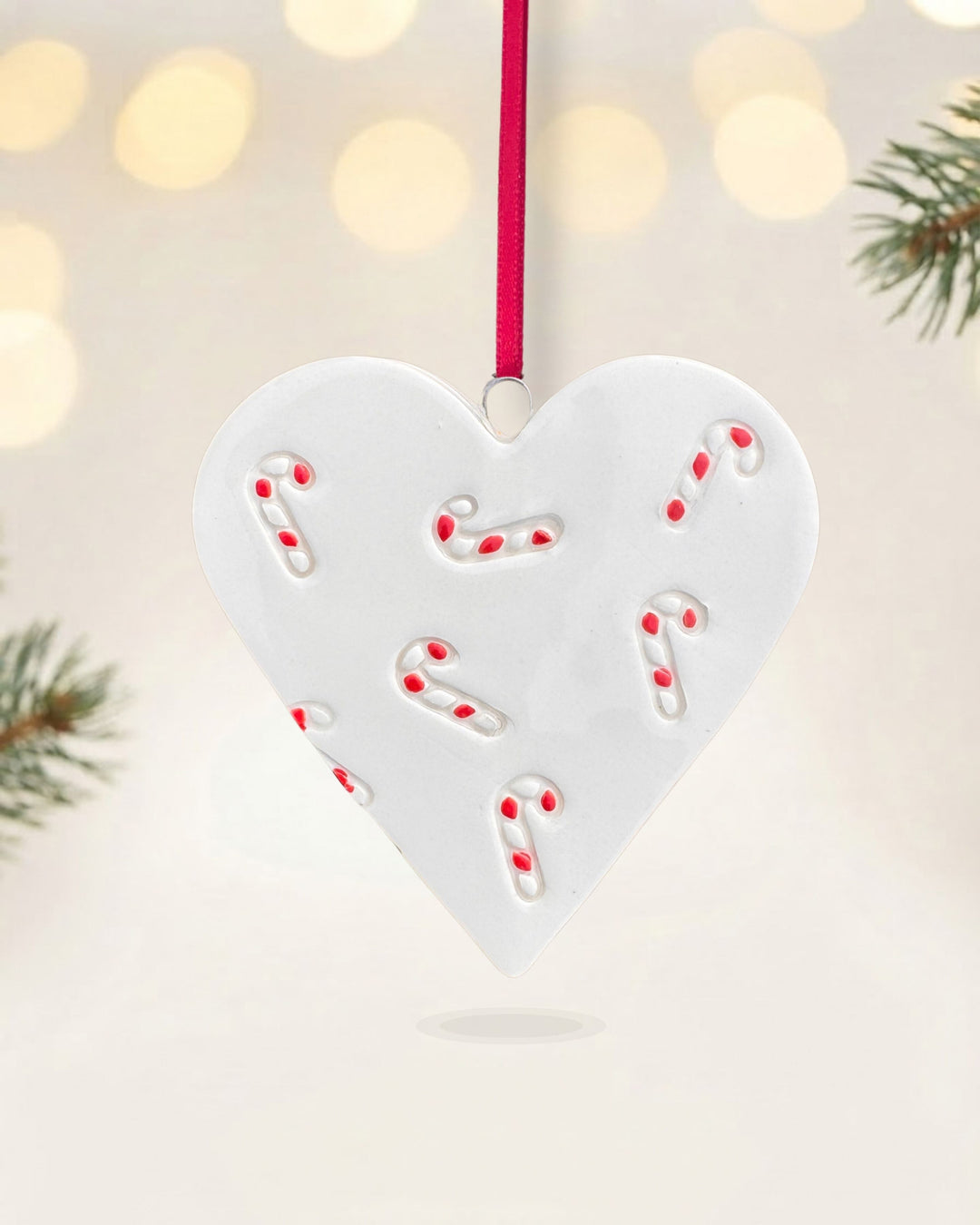 Set of 4 Heart ornaments with Christmas Motifs