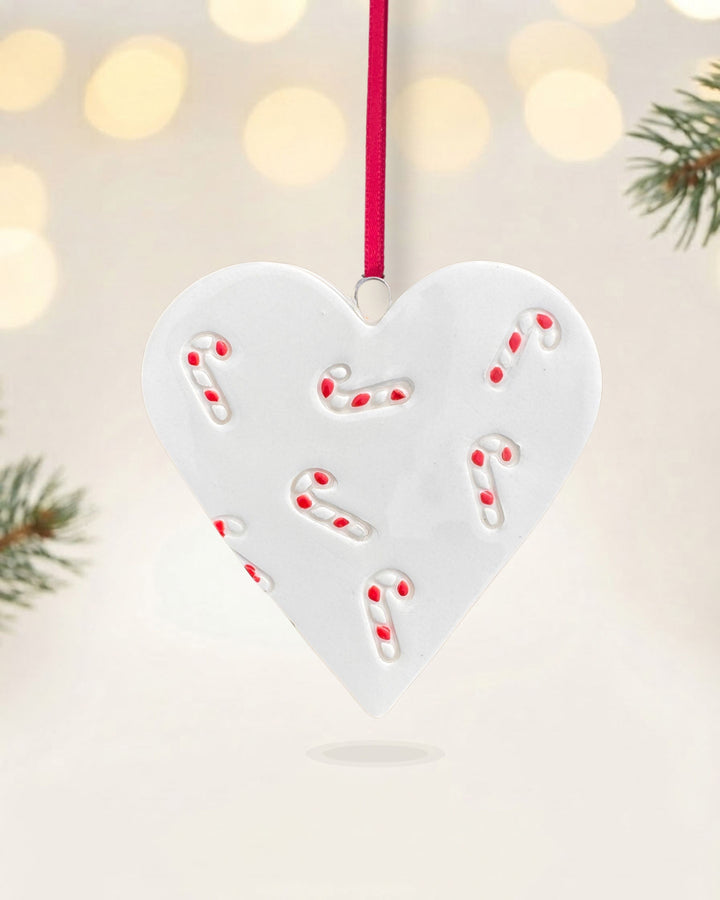 Set of 4 Heart ornaments with Christmas Motifs