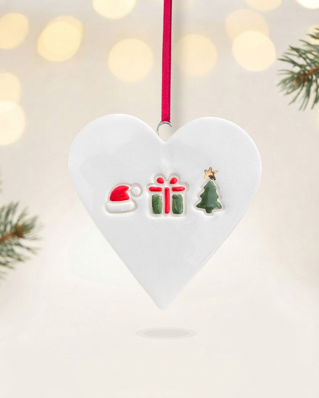 Set of 4 Heart ornaments with Christmas Motifs
