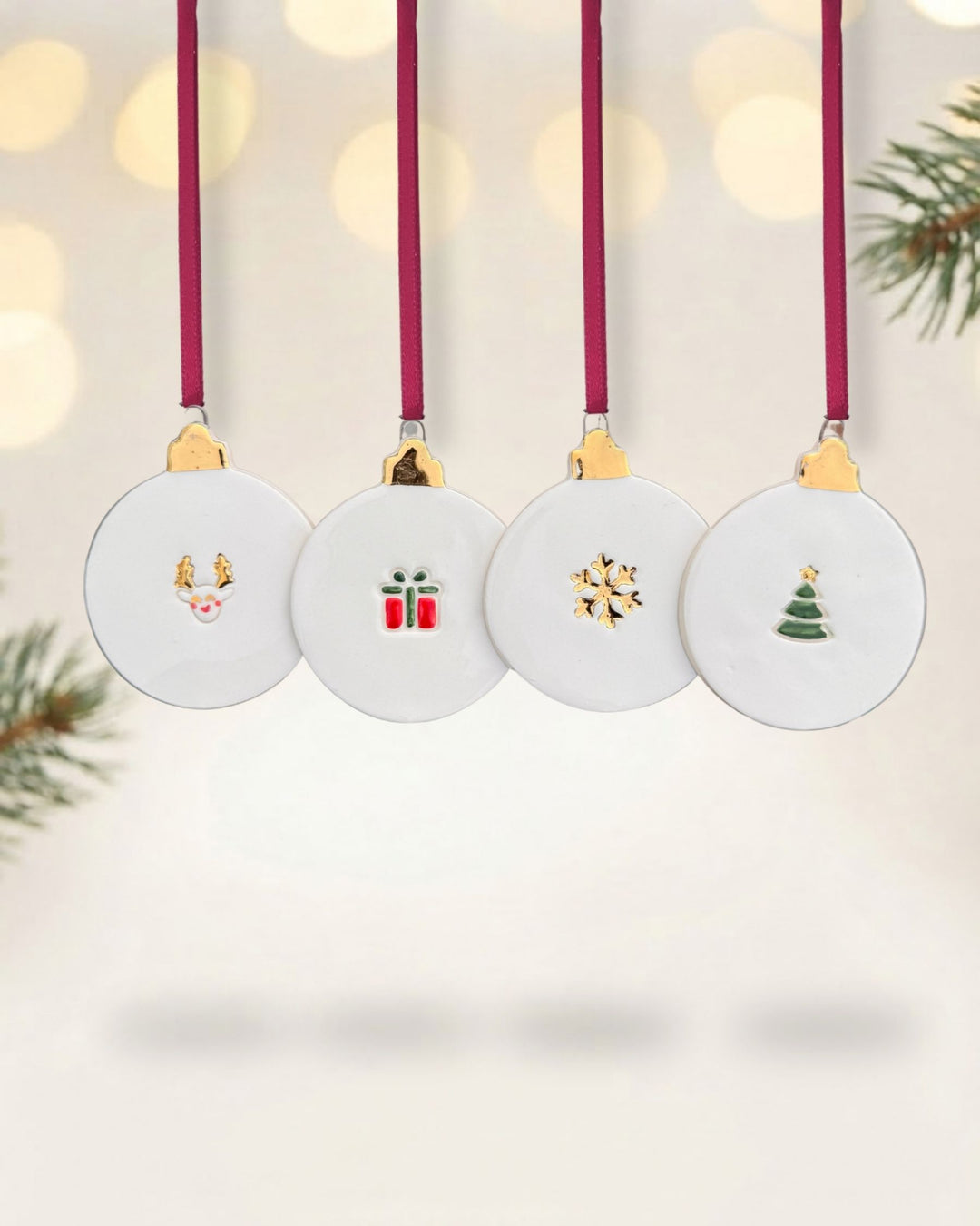 Set of 4 Christmas design bauble ornaments