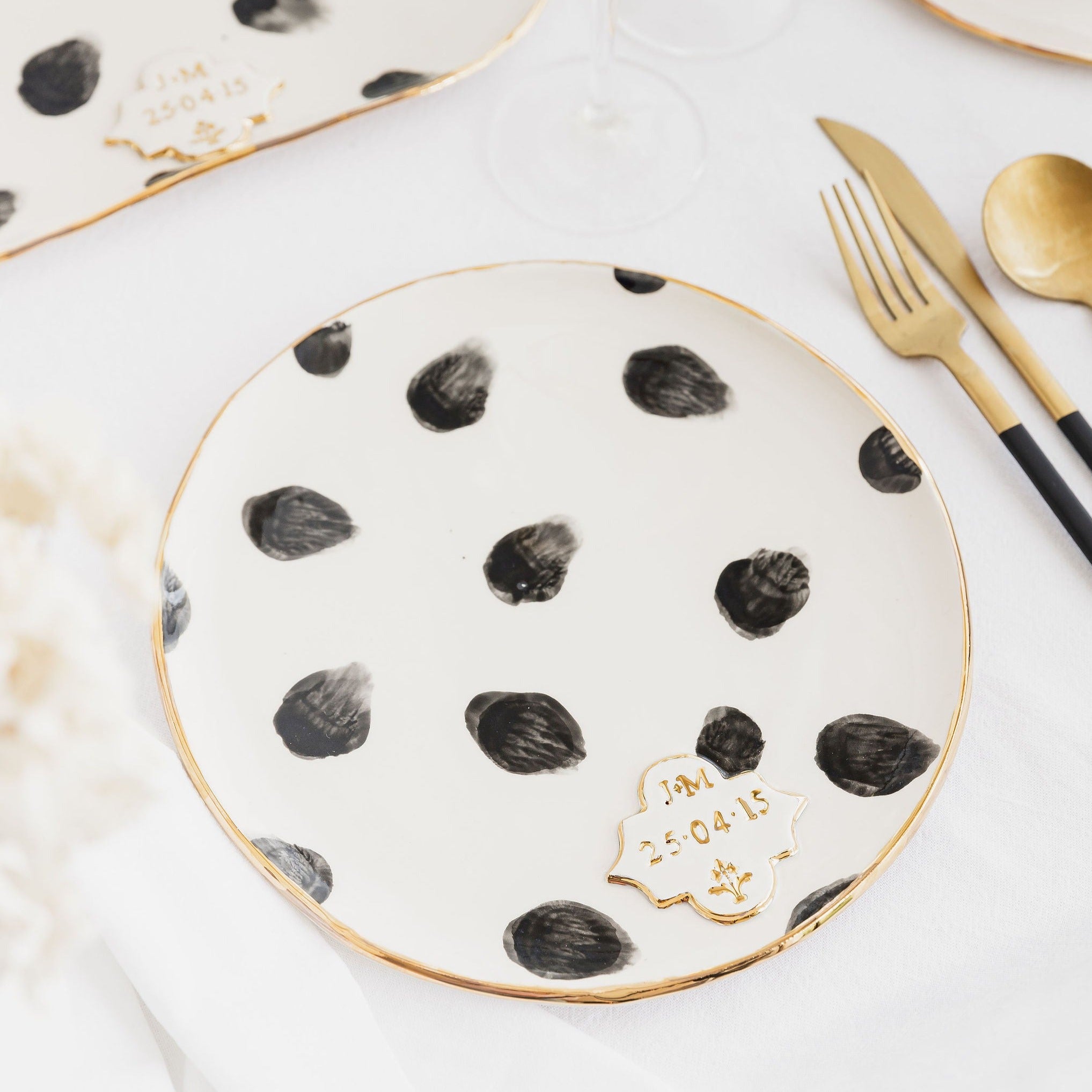 Black and white platter shop