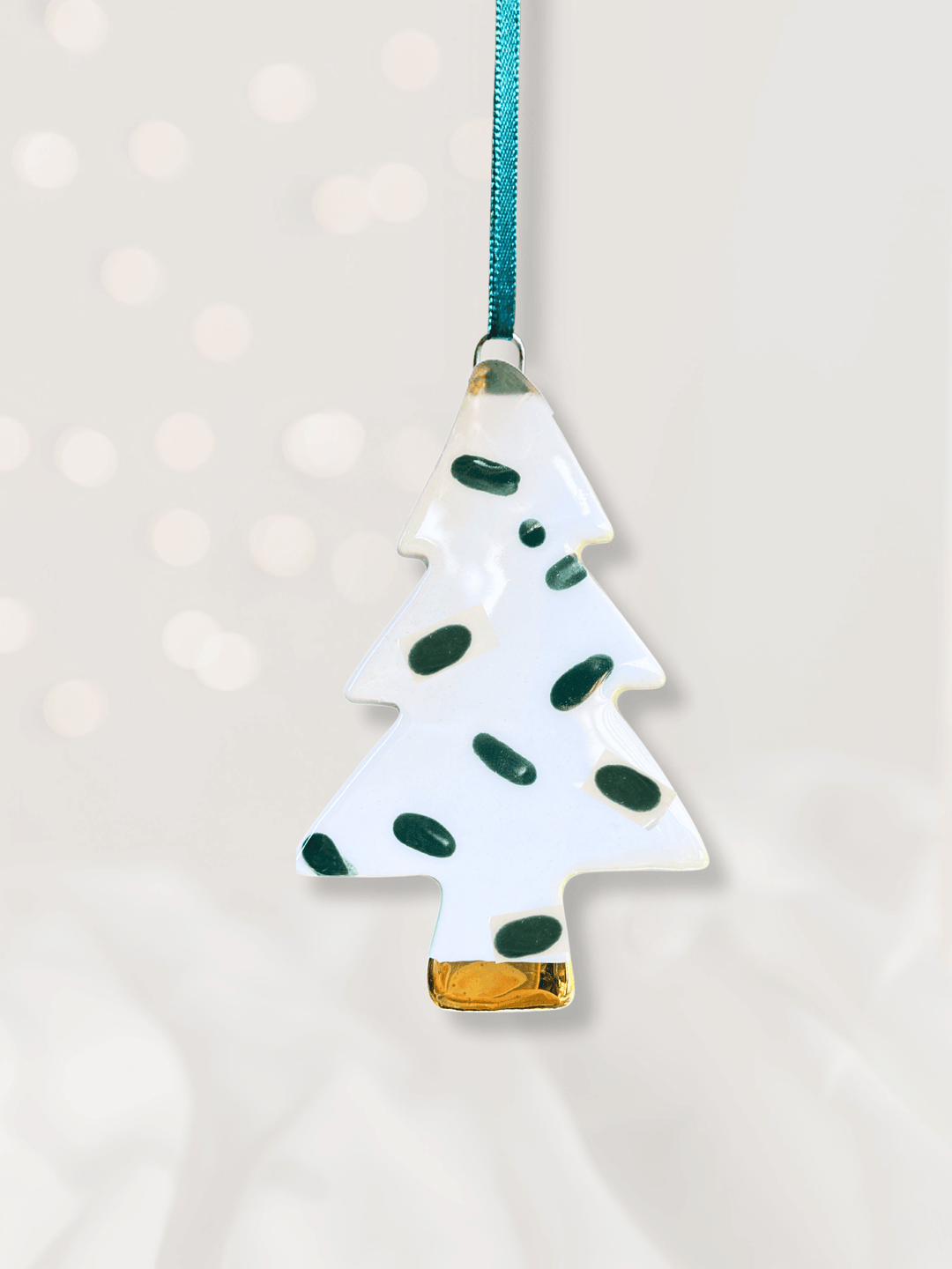 Set 4 Christmas Tree Ornaments with Green confetti