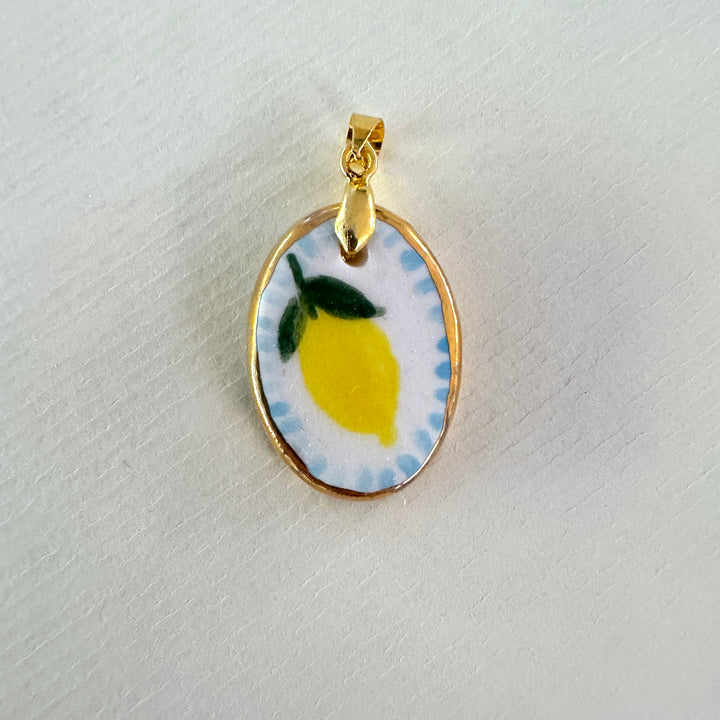 Lemon with blue border Pendant V2