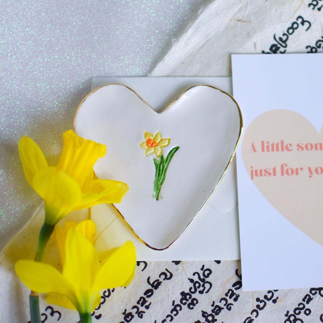 Daffodil Trinket Dish and Heart Necklace gift set