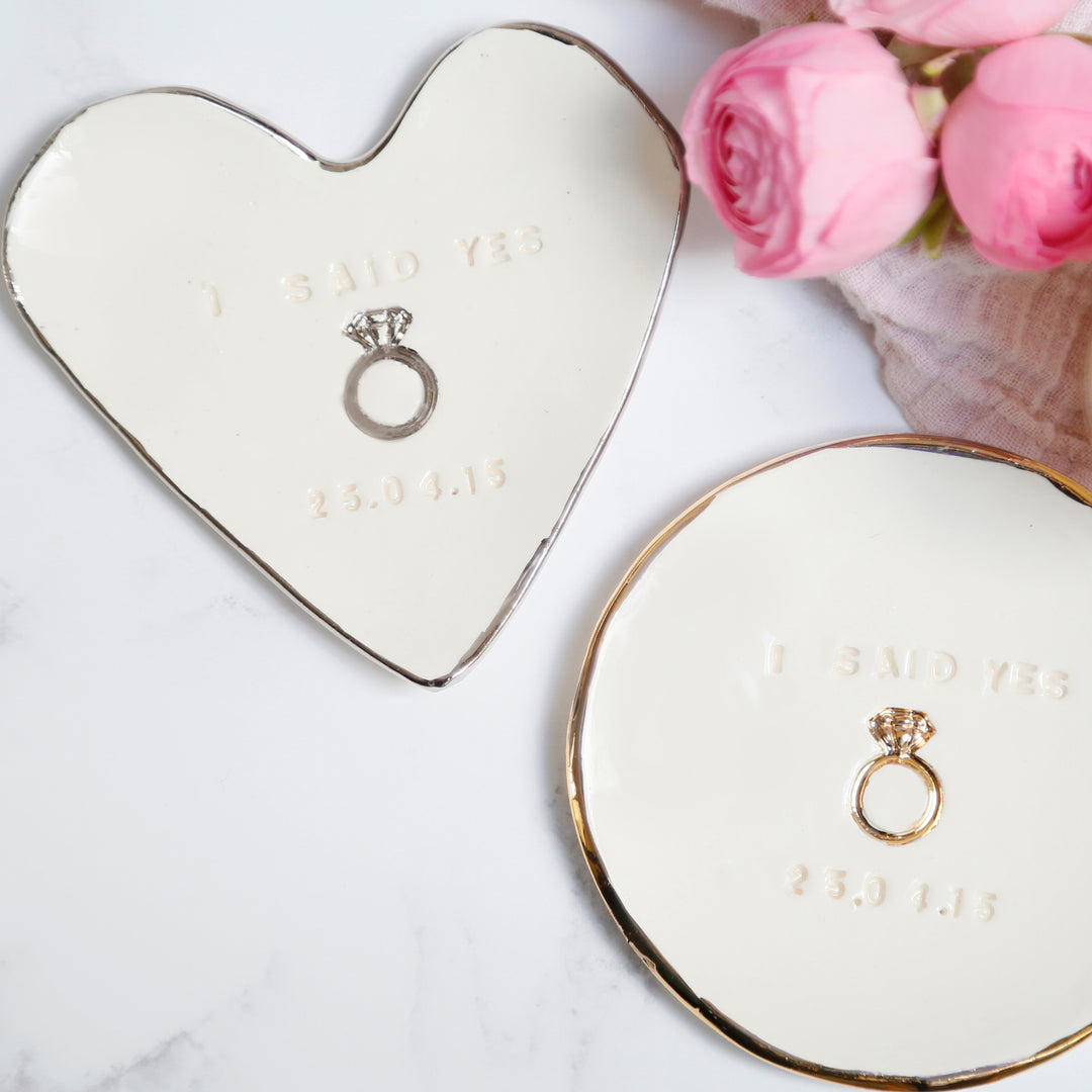 Personalised trinket Dish with Ring icon and special Date