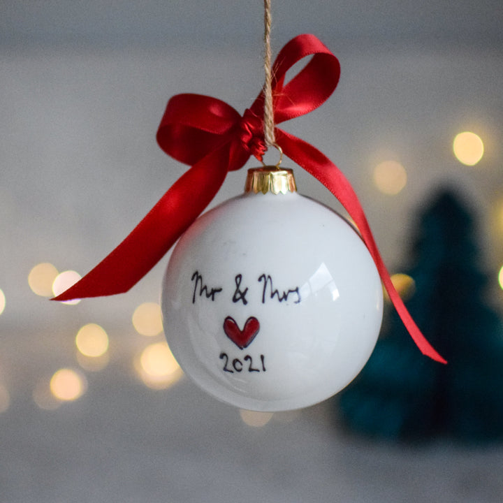 *NEW* Personalised First Married Christmas Bauble with Christmas Wreath Design