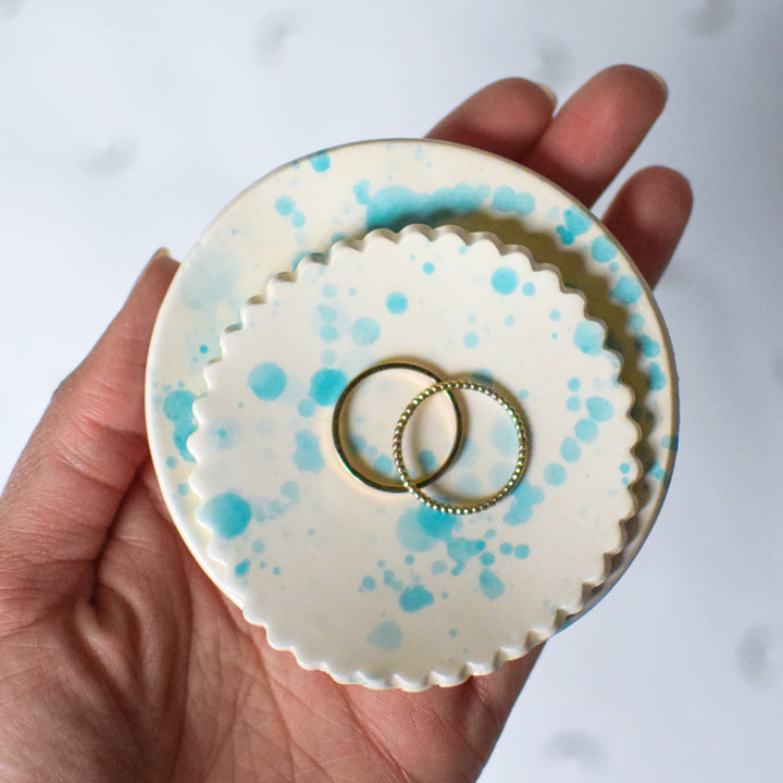 TWO Mini trinket dishes (choice of colours)